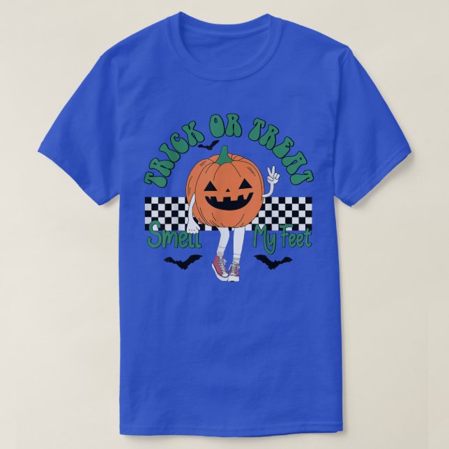 Bus eller godis Smell min feet mig Funny Halloween T Shirt (Design framsida)