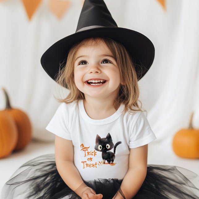Bus eller godis söt svart katt Halloween fest T Shirt (Skapare uppladdad)