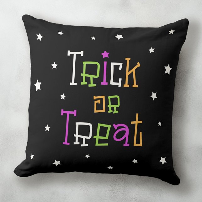 Bus eller godis stjärnor Halloween Kudde (Trick or treat stars Halloween Throw Pillow)
