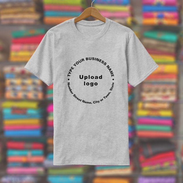 Business Brand in Round Mönster Text om Grått T Shirt (Gray t-shirt with round pattern text business branding displayed in a store)