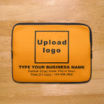Business Brand Orange Färg Laptop sleeve<br><div class="desc">Anpassade laptop sleeve att du användor att bygga medvetenheten om varumärket namn. Innehåll är din logotyp, ditt företag eller ditt företag namn, adress och ditt mobila nummer. Utformning är svarta texter på orangens färg bakgrund. Kontrollera utseendet när du har laddat upp logotyp och skrivit in text. Om utseendet passar dig...</div>