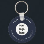 Business Logotyp QR-kod Blue Minimalist Business Nyckelring<br><div class="desc">En modern minimalistisk affärskedja för personlig med affärsmässig logotyp och QR-kod. Anpassa med din logotyp,  QR-kod och information så att du skapar din egen unika elegant Navy Blue Business Keychain. Anpassa ännu mer med anpassningsbarna färg bakgrund eller teckensnitt.</div>