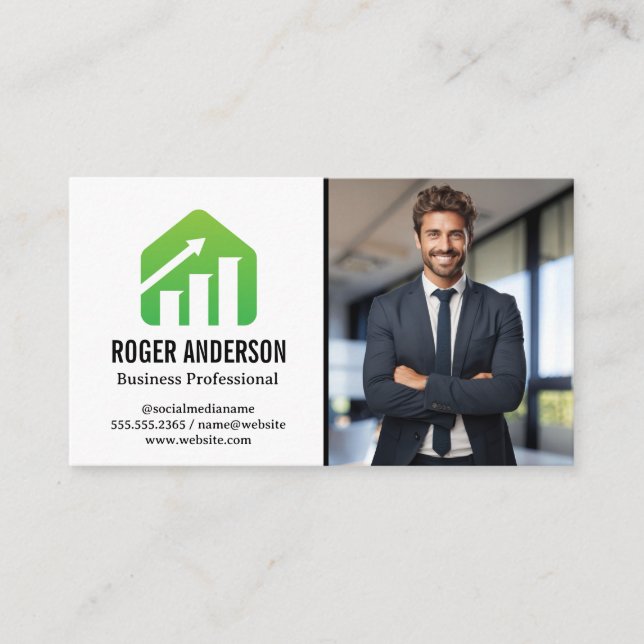 Business Man Smiling in Office | Ekonomisk Logotyp Visitkort (Framsida)