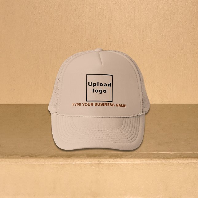 Business Namn och Logotyp Khaki Truckerkeps (our business name and logo on khaki trucker hat)
