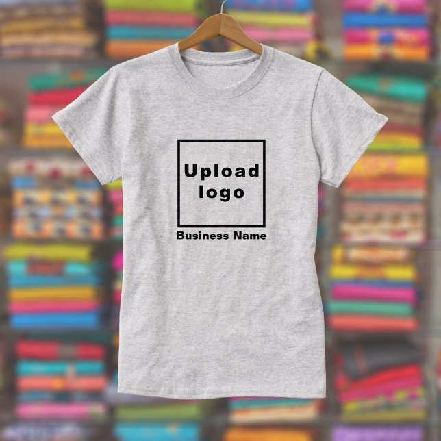Business Namn och Logotyp on Women's Grått T-Shirt (Women's gray t-shirt with your business name and logo displayed in a store)