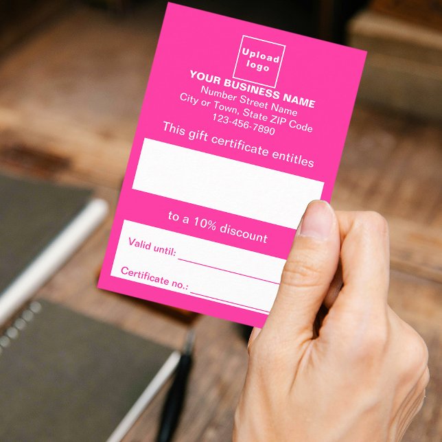 Business Rosa Gift-certifikat Tilläggskort (Customer holding business pink gift certificate)