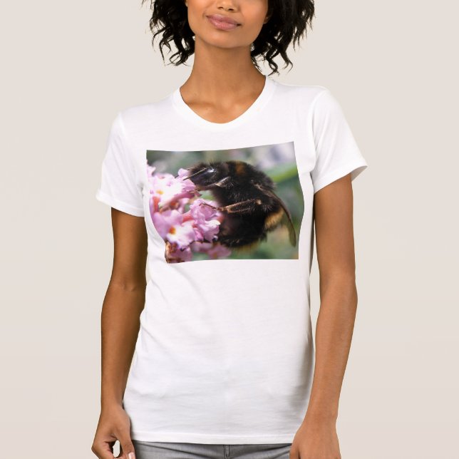 Busy Bumblebee and Rosa Flowers T Shirt (Framsida)