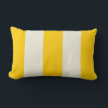Butter Gult and Ecru Rand Pillow Lumbarkudde<br><div class="desc">Wide rand i gult av smör och elfenben är ett modernt och diskret accent för din hemskör. Para med djärvare mönster för en elegant mix och ett trendbrott i stil.</div>