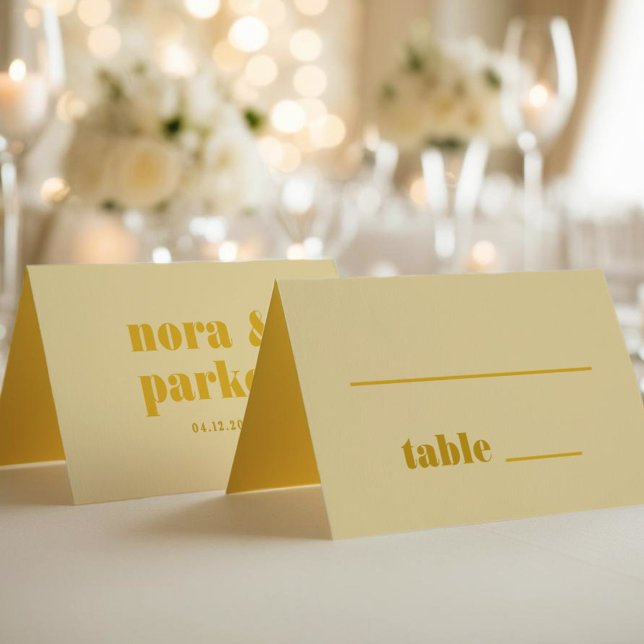 Butter-Gult, fetstil, enkel Bröllop Placeringskort (Butter Yellow Bold Typography Simple Wedding Place Card)