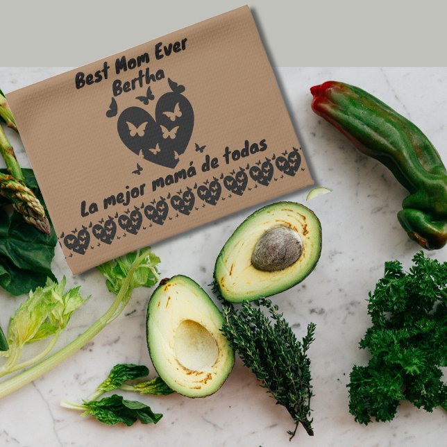 Butterflies & Heart Custom Name, Bilingual Brown Kökshandduk (Bilingual mother's day best mom ever la mejor mamá de todas custom name towel multilingual project)