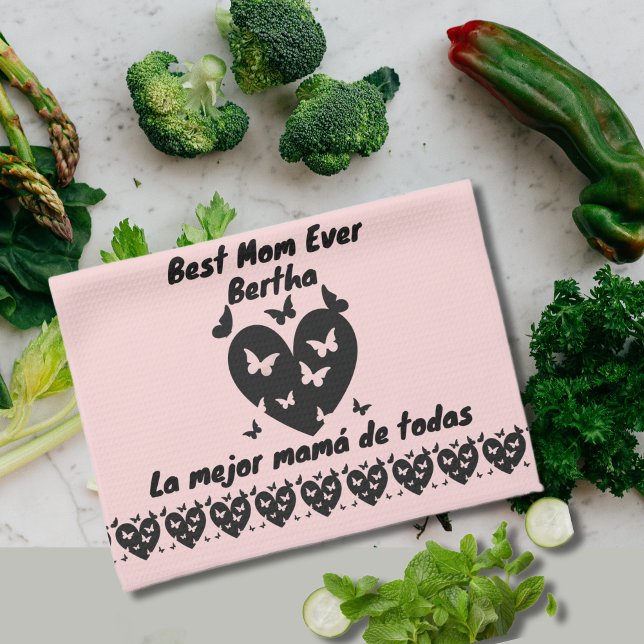 Butterflies & Heart Custom Name, Bilingual Rosa Kökshandduk (Bilingual mother's day best mom ever la mejor mamá de todas custom name towel multilingual project)