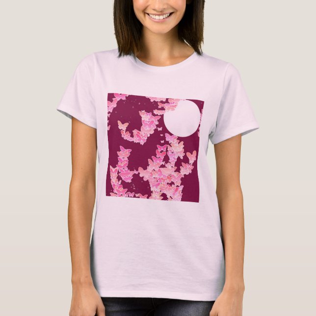 Butterflies mot himlar nattetid, rosa burgundy tee shirt (Framsida)