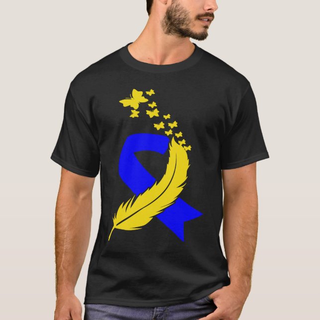 Butterfly Feather Ribbon Down Syndrome Family Awar T Shirt (Framsida)