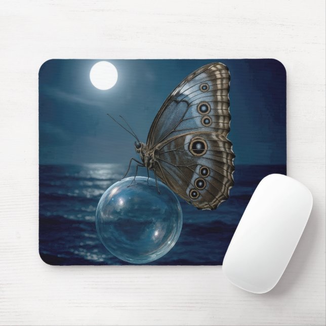 Butterfly Floating On a Bubble Musmatta (Med mus)