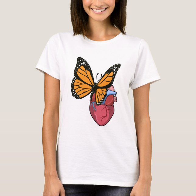 Butterfly med hjärta t shirt (Framsida)