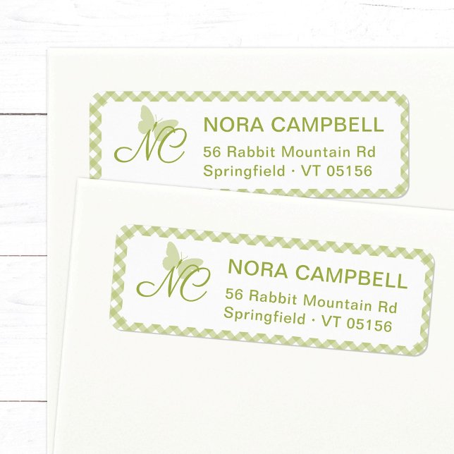 Butterfly Monogram Grönt Gingham Returadress Etikett (Modern, elegant butterfly monogram return address label in light green with plaid background.)