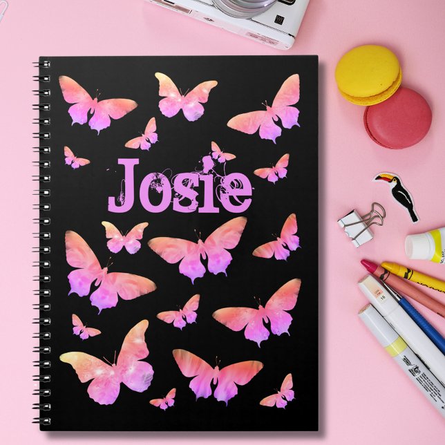 Butterfly Mönster add Namn Rosa och svart Anteckningsbok (Modern Butterfly pattern black and pink custom name notebook with funky pop art butterflies artwork)