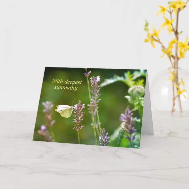 Butterfly på lavender - med djup sympati kort (Gul blomma)