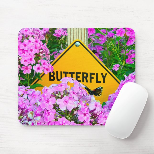 Butterfly Sign in a Phlox Garden Musmatta (Med mus)