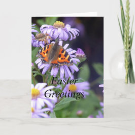Butterfly vid vila på Flowers Påsk Card. Helgkort