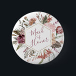 Button Dusty Ro Maid of honor Knapp<br><div class="desc">Den här tidslättsliga,  romantiska designen har en blommigt bukett med mjukt färg och botaniska accenter. Du kan redigera alla aspekter av den här designen (teckensnitt,  storlek text eller blommigtens accenter flyttat/tas bort) för att passa dina behov. Kontakta mig om du behöver hjälp med den här designen</div>