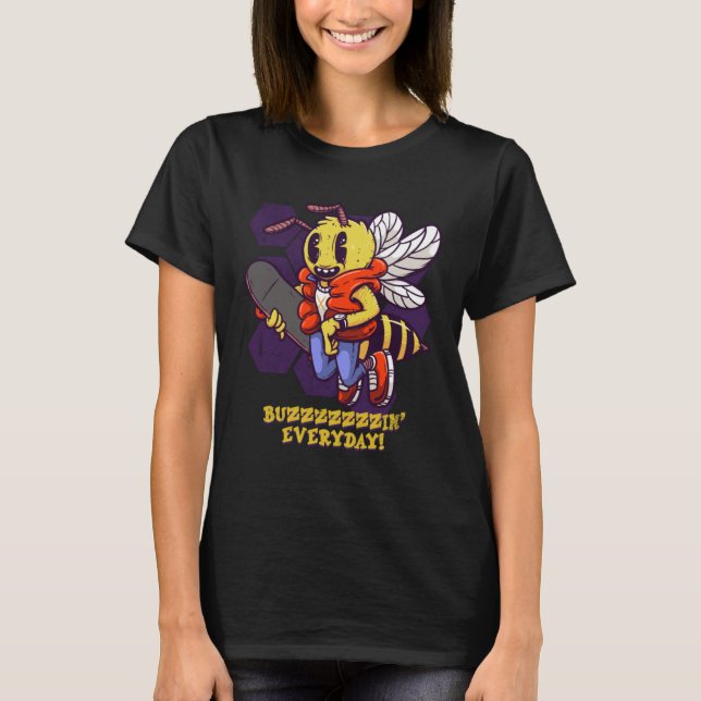 Buzzin Everyday Skater Bee Insect Skateboarder Bee T Shirt (Framsida)