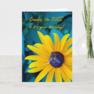 Buzzy Birthday med Bee and Flower för Grandpa Kort