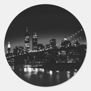 BW New York City på natten Runt Klistermärke