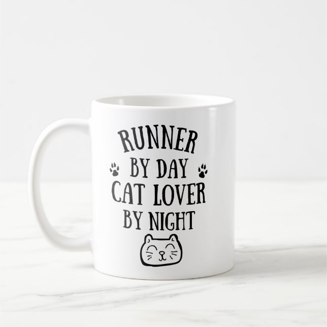 By day - cat lover - runner - BonW (4500x5500) Kaffemugg (Vänster)