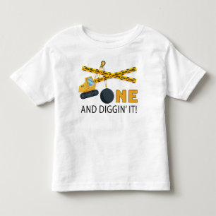 Bygg födelsedag ett och dela upp det t shirt