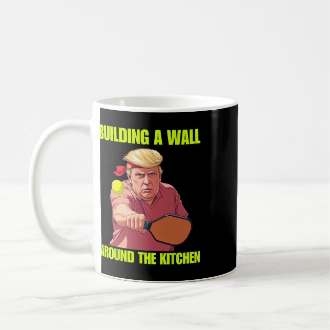 Bygga En Mur Runt Kökets Trump Picklebal Kaffemugg (Vänster)