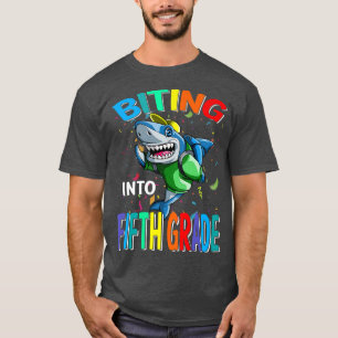Bygga in i femte Klass-hajpremi T Shirt