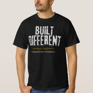Byggd annorlunda – Elegant motivation & ledarskap T Shirt