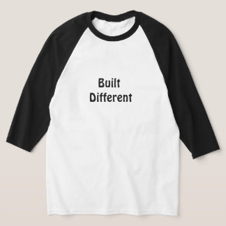 Byggd annorlunda – Motiverande herrtröja T Shirt