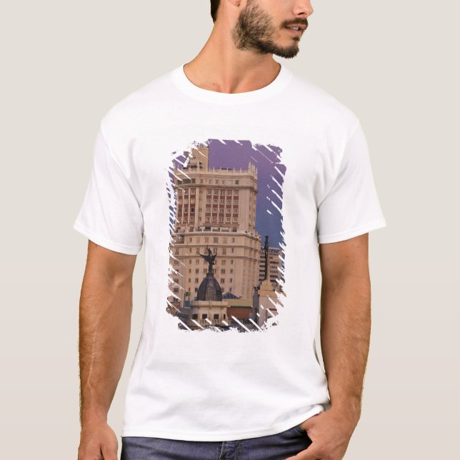 Byggnader längs Gran Via och Edificio Espana T-shirt (Framsida)
