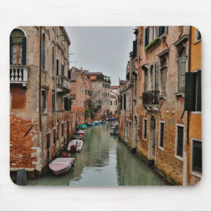 Byggnader längs kanaler i Venedig Musmatta