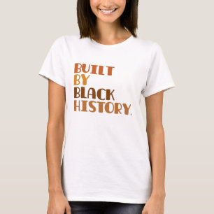 Byggt av svart historik t shirt