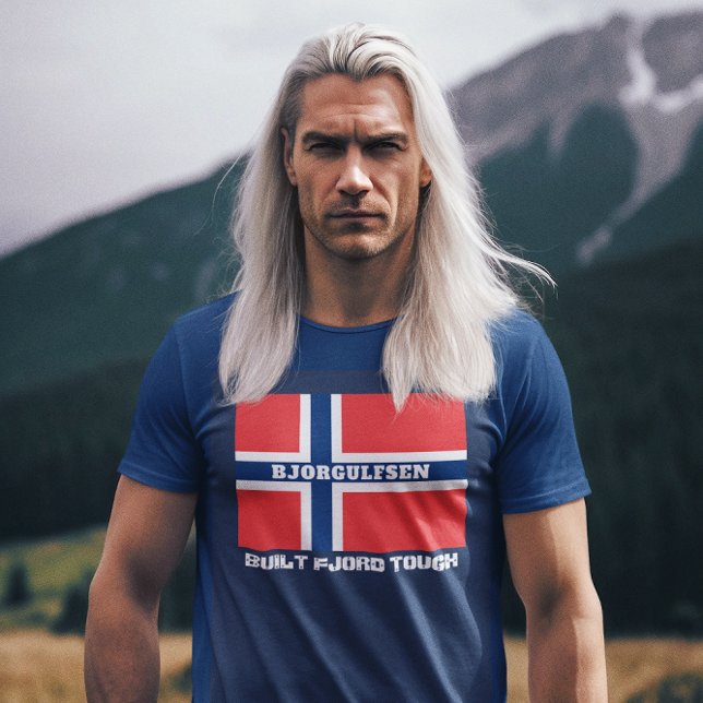 ’Byggt Fjord Tuff’ och norska Flagga T Shirt (Skapare uppladdad)