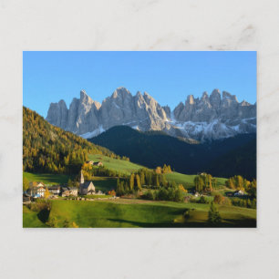 Byn Dolomites i fall Vykort