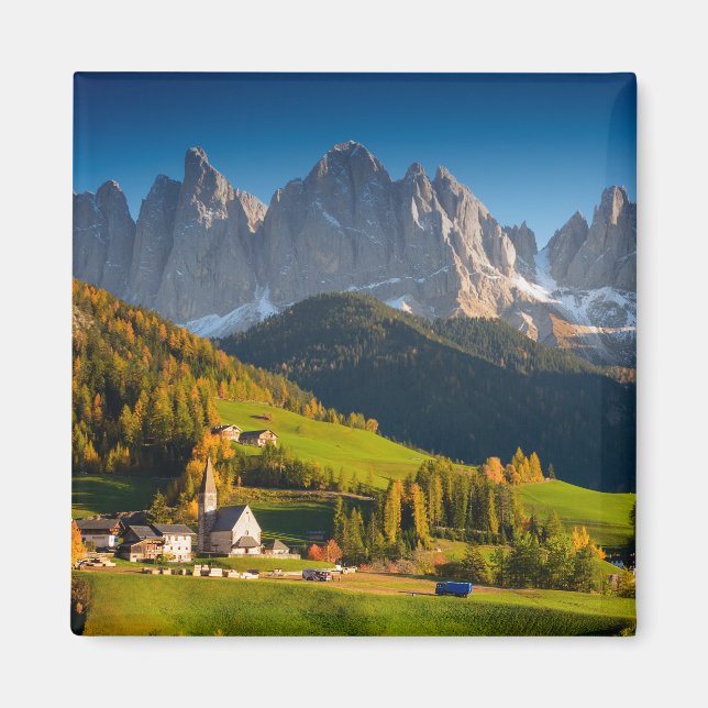 Byn Dolomites i fallande souvenir magnet (Framsidan)