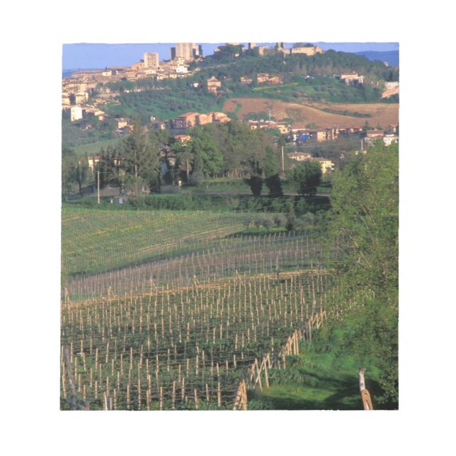 Byn San Gimignano ligger i de böljande Anteckningsblock (Framsida)