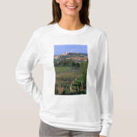 Byn San Gimignano ligger i de böljande