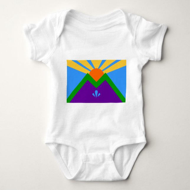Byskosti baby med flagga Manitou Vår T Shirt (Framsida)