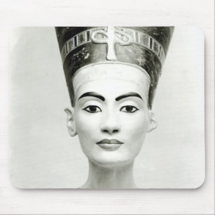 Byst av drottningen Nefertiti Musmatta