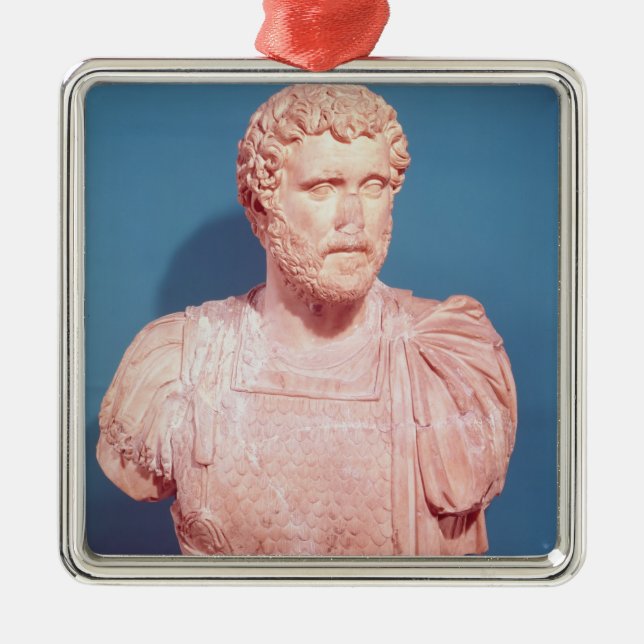 Byst av kejsaren Antoninus Pius Julgransprydnad Metall (Framsidan)