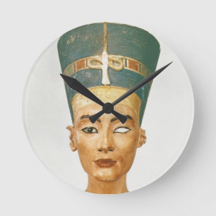 Bysten av drottningen Nefertiti, beklär beskådar Rund Klocka