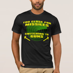 Byter till roliga skjutvapen T-shirt