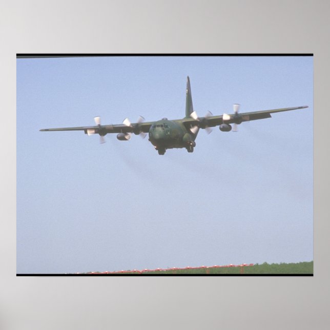 C-130 Hercules approach_Military Aircraft Poster (Framsidan)