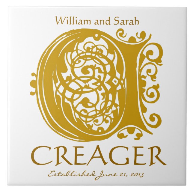C Guld Monogram på vit - Namn Bröllop Datumpanel Kakelplatta (Framsidan)