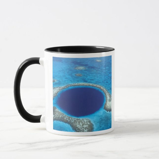 CA, Belize. Aeralvy över Blue Hål (diameter) Mugg (Vänster)